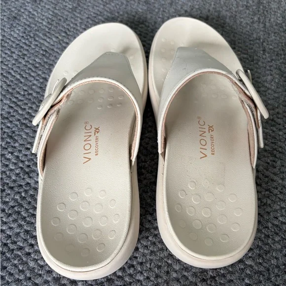 Vionic Sandals. - Picture 2 of 4